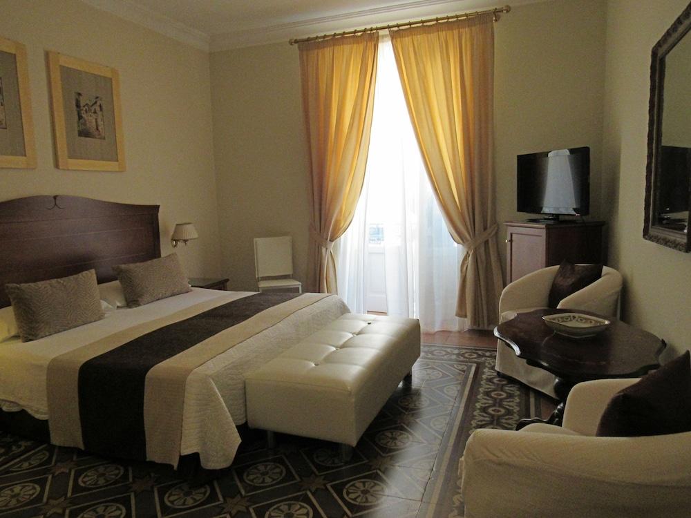 Hotel Akropolis - Museum Hotel ตารันโต ภายนอก รูปภาพ