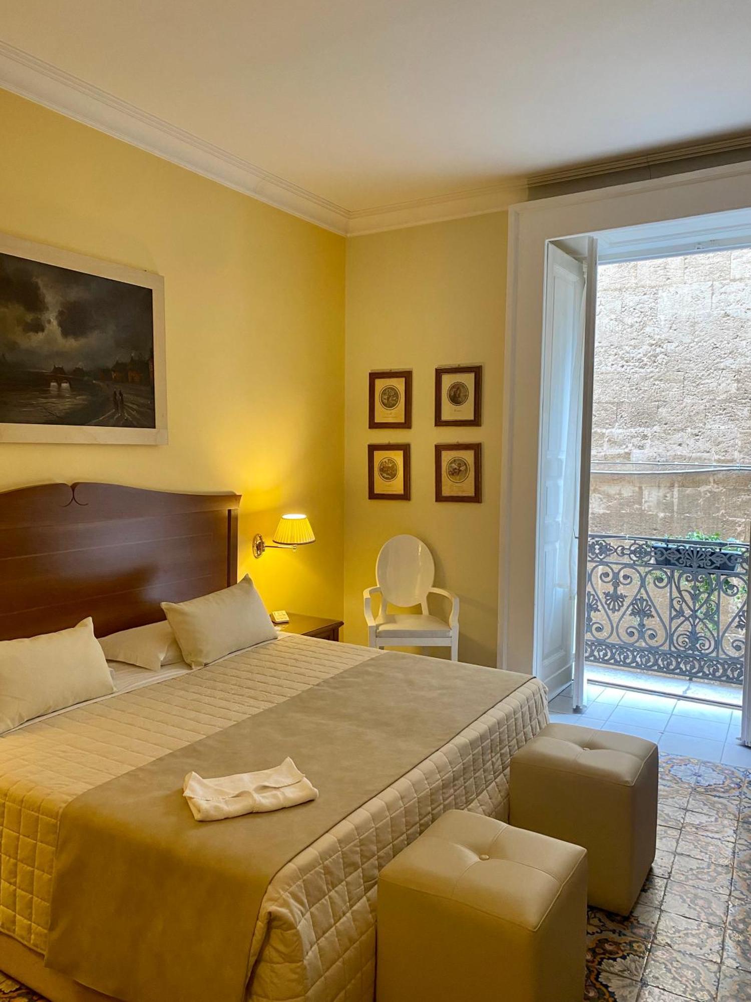 Hotel Akropolis - Museum Hotel ตารันโต ภายนอก รูปภาพ