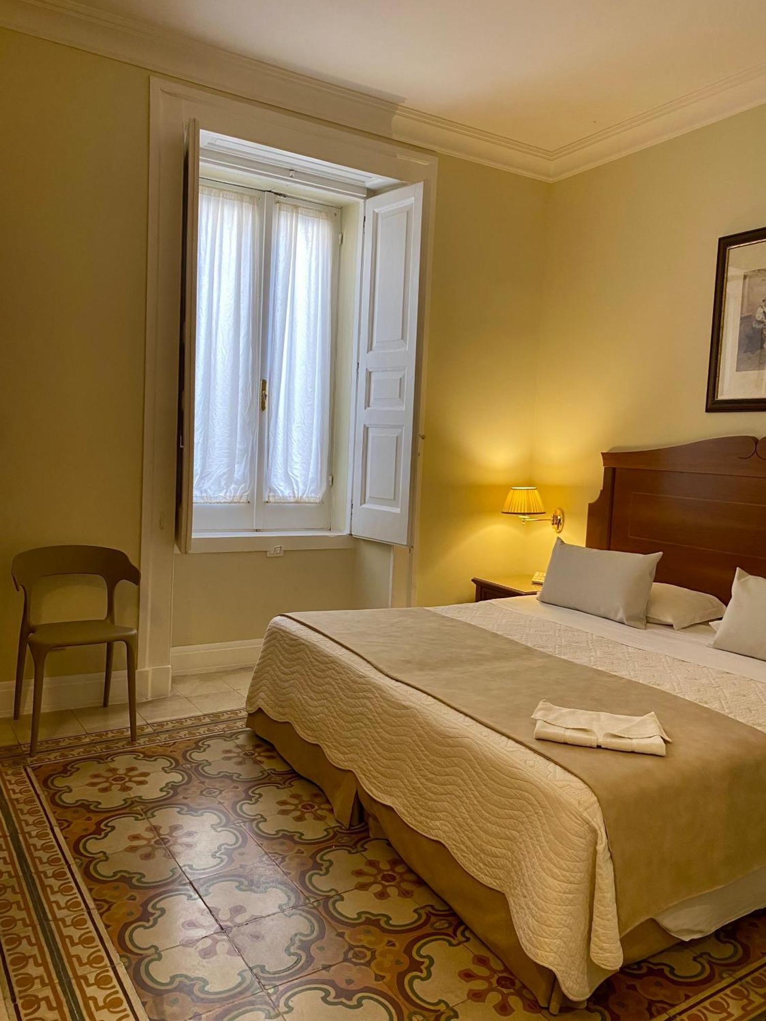 Hotel Akropolis - Museum Hotel ตารันโต ภายนอก รูปภาพ