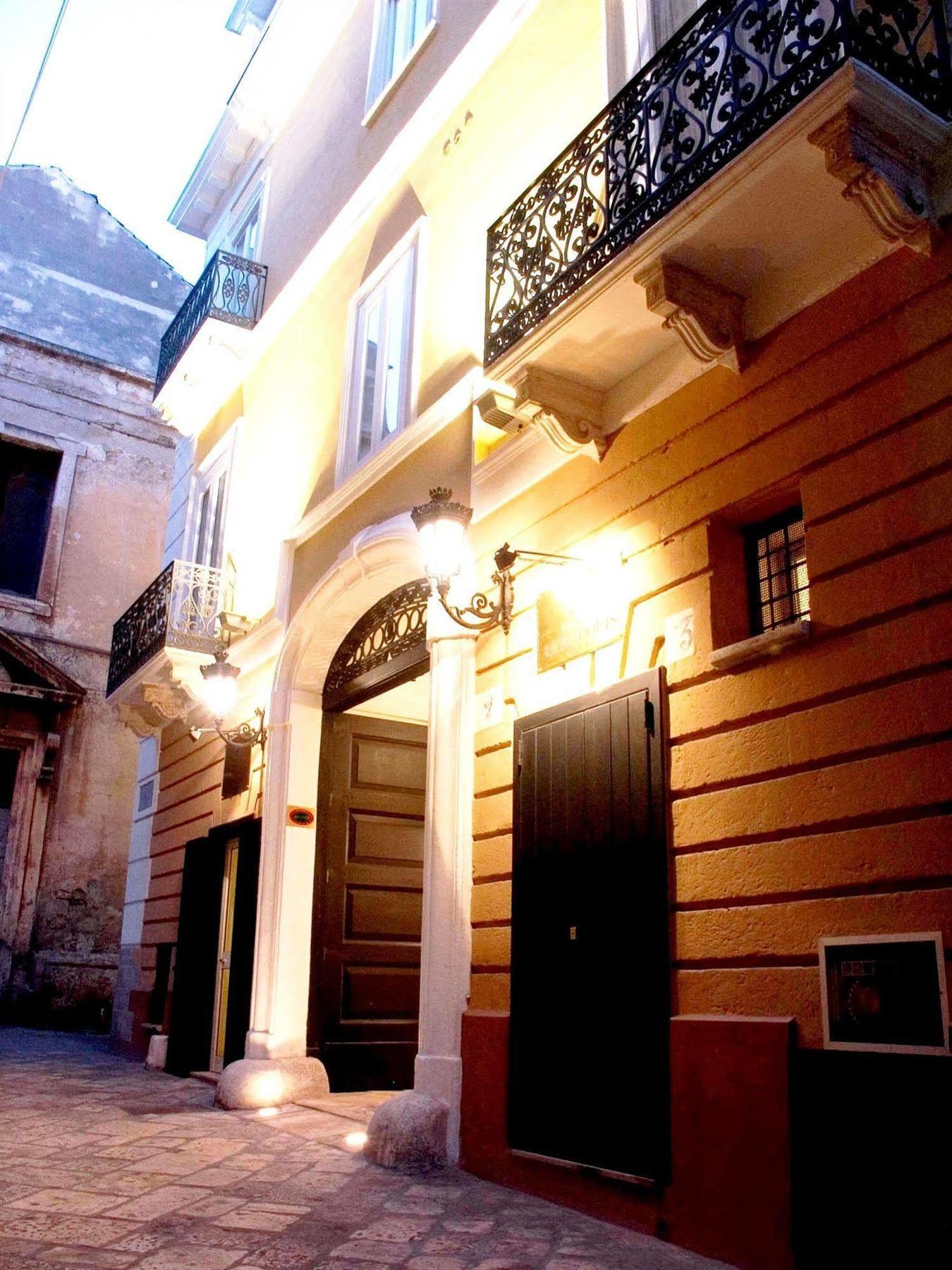 Hotel Akropolis - Museum Hotel ตารันโต ภายนอก รูปภาพ